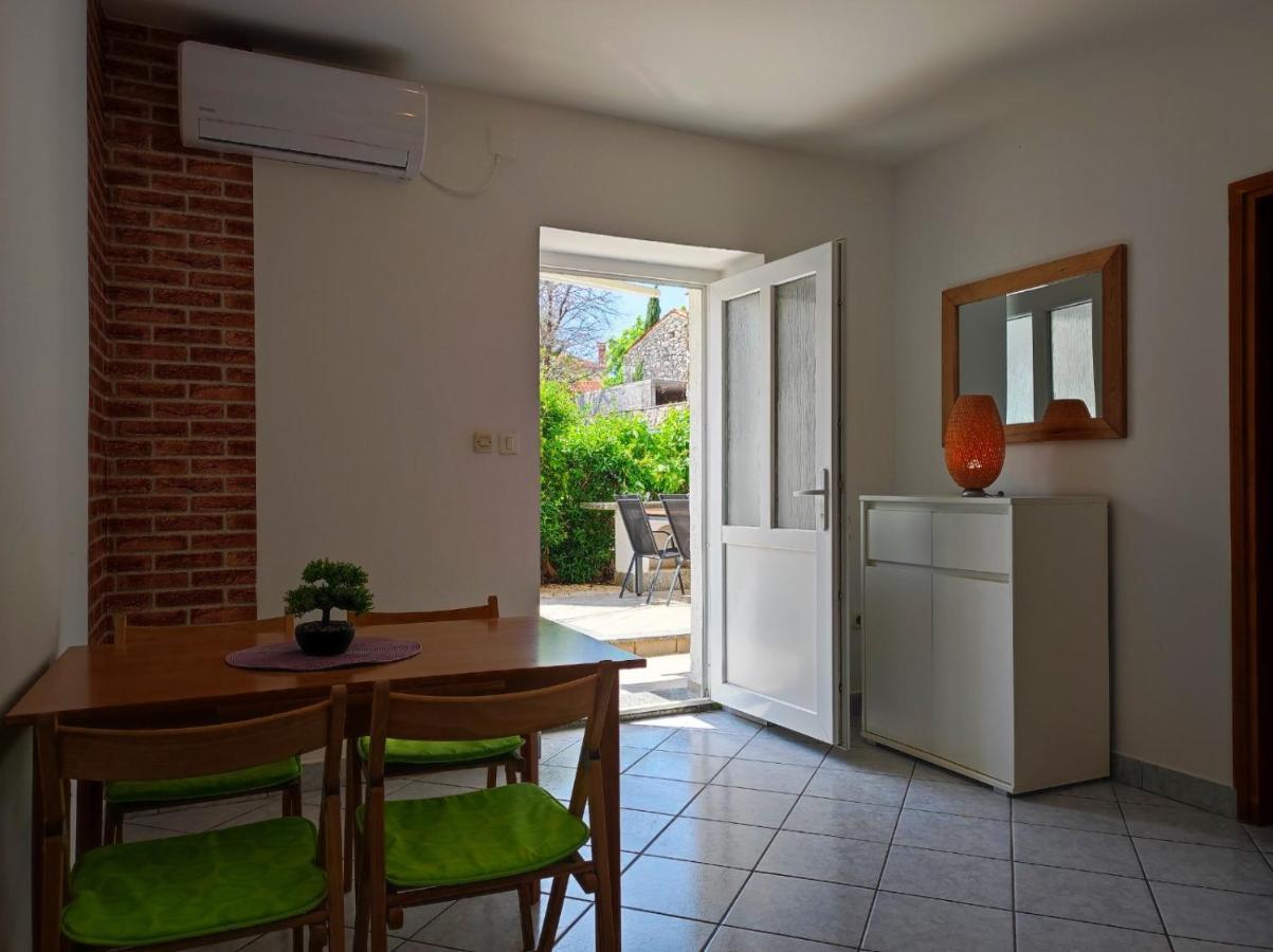 Apartment Rose Krk Town Luaran gambar