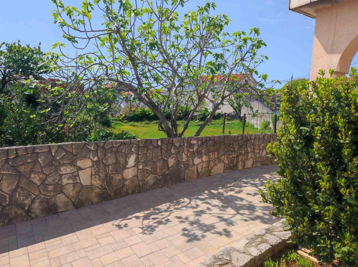 Apartment Rose Krk Town Luaran gambar